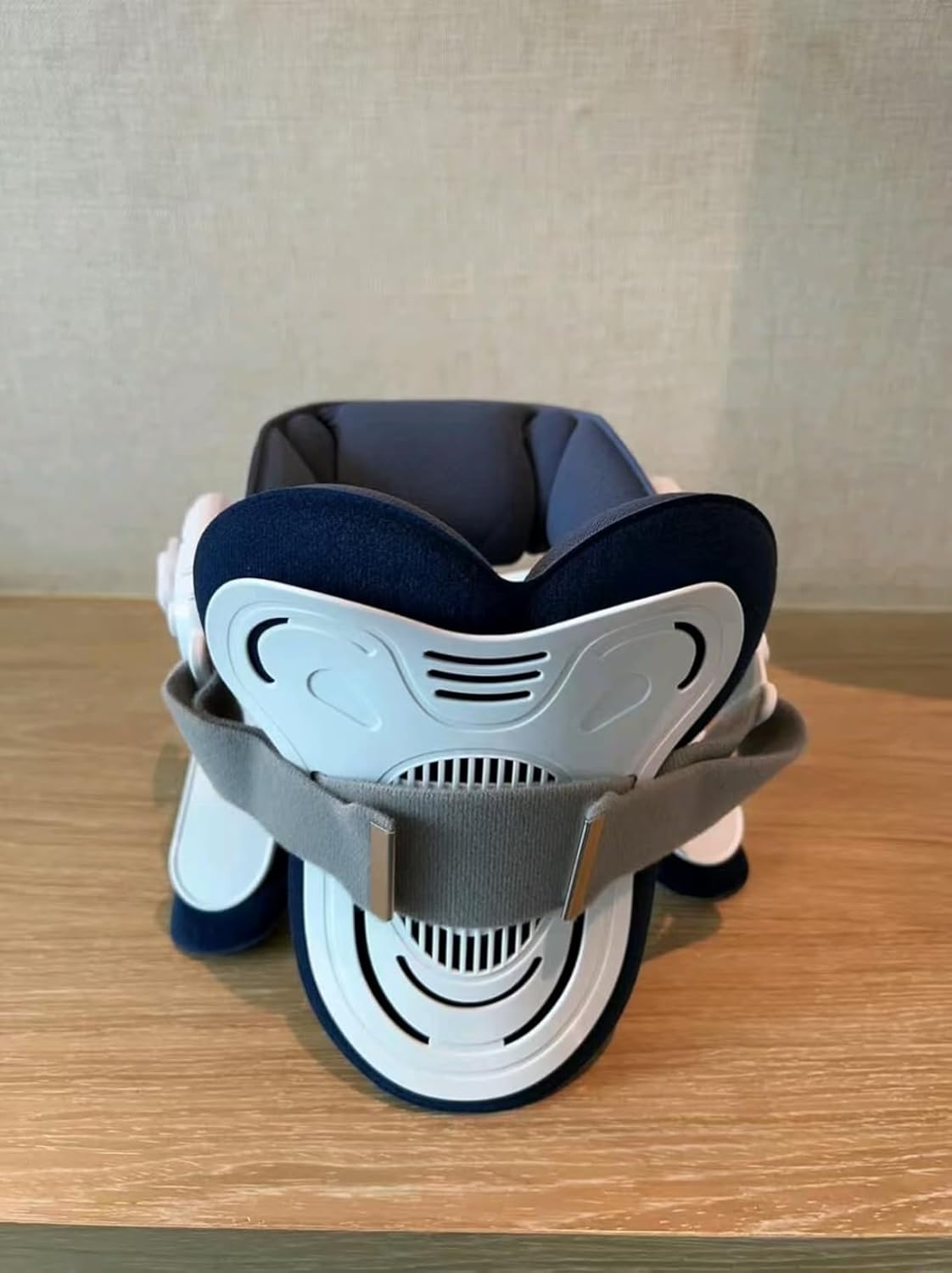 Bangchen Neck Brace in use during desk work session